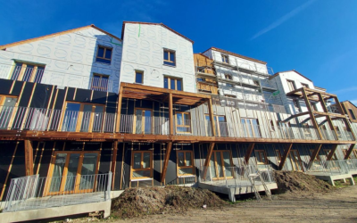 Isolation performante et énergies renouvelables pour maison écologique